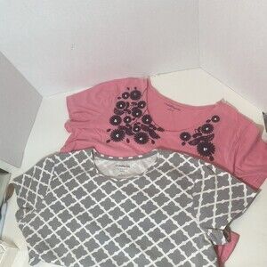 Bundle 2 CROFT & BARROW Tees Pink, Embroidered Geometric Round Neck L